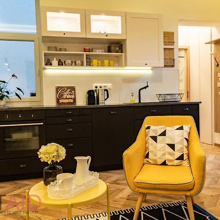 M10 Apartment - Hostaid Будапешт Экстерьер фото